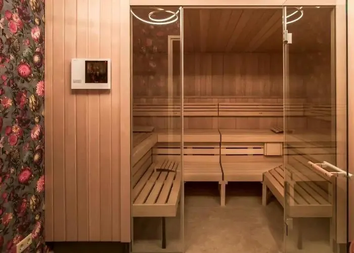 Boutique Lumiere Hotel 3*