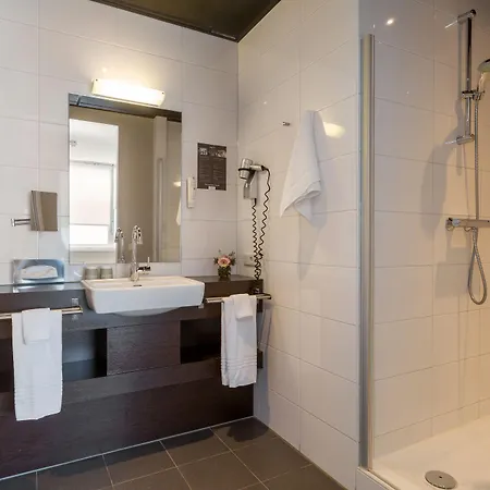 Boutique Lumiere מלון