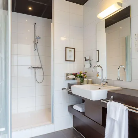 Boutique Lumiere מלון 3*