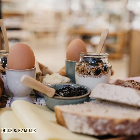 Boutique Lumiere מלון 3*