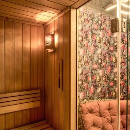 Boutique Lumiere 4*
