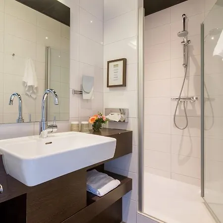 Boutique Lumiere Отель 3*