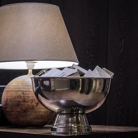 Отель Boutique Lumiere Эйндховен